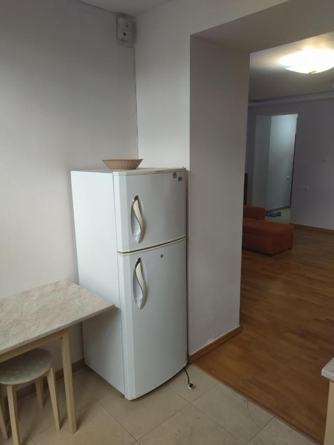 Abovyan 36 Apt & Tour エレバン エクステリア 写真