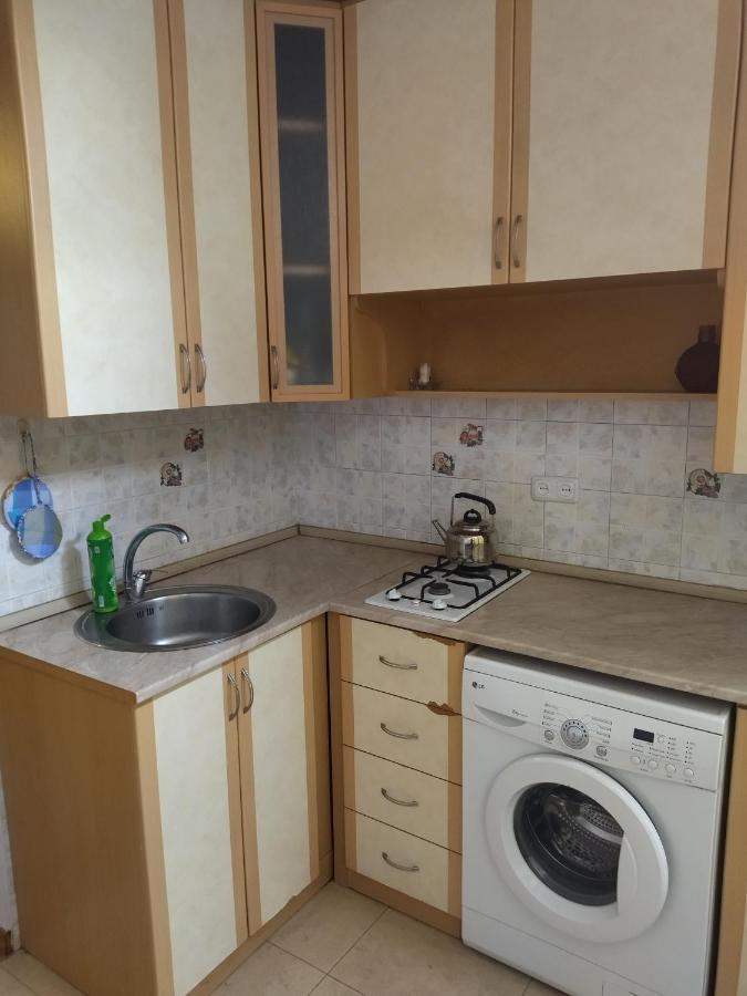 Abovyan 36 Apt & Tour エレバン エクステリア 写真
