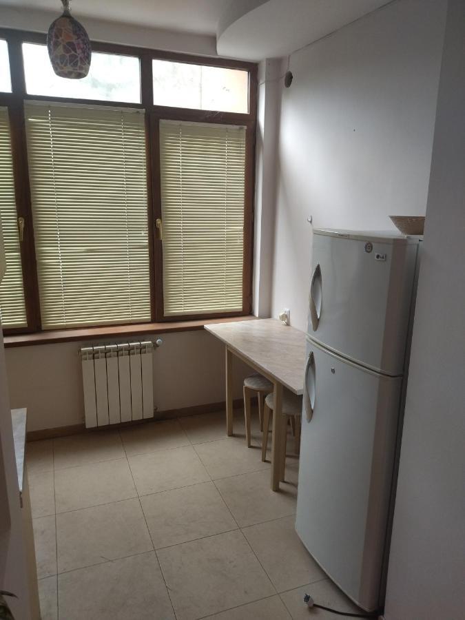 Abovyan 36 Apt & Tour エレバン エクステリア 写真