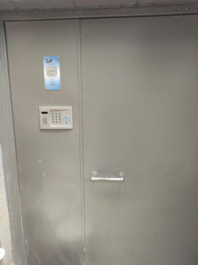 Abovyan 36 Apt & Tour エレバン エクステリア 写真
